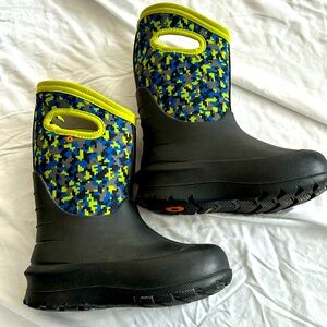 Bogs Size 13 Boys Winter Boots (-35 rating)